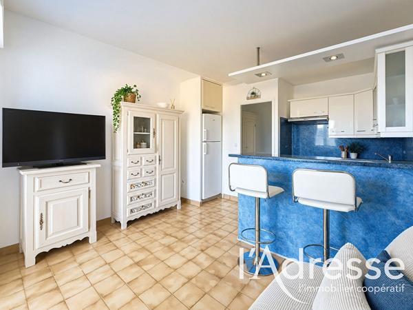 À VENDRE - STUDIO VUE MER AVEC VÉRANDA - VENDU LOUÉ