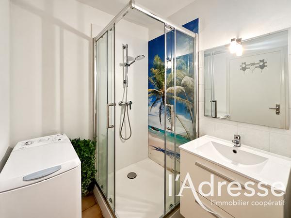 À VENDRE - STUDIO VUE MER AVEC VÉRANDA - VENDU LOUÉ