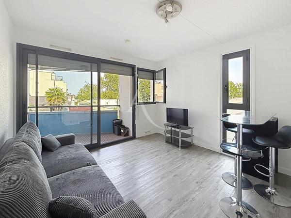 PAU STUDIO MEUBLÉ AVEC BALCON PLEIN OUEST