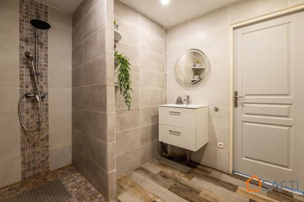 Maison individuelle, 4 pièces, 3 chambres en centre ville, proches commodités