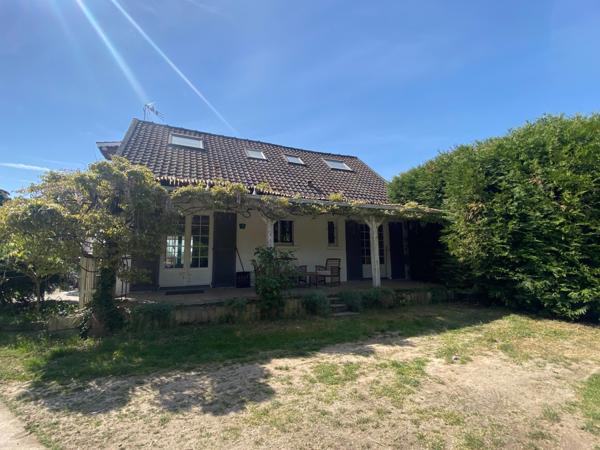 Mézières-en-Drouais (28500) Maison familiale 5 pièces – 107 m² – Terrain 1 600 m² – Garage double – Mézières-en-Drouais
