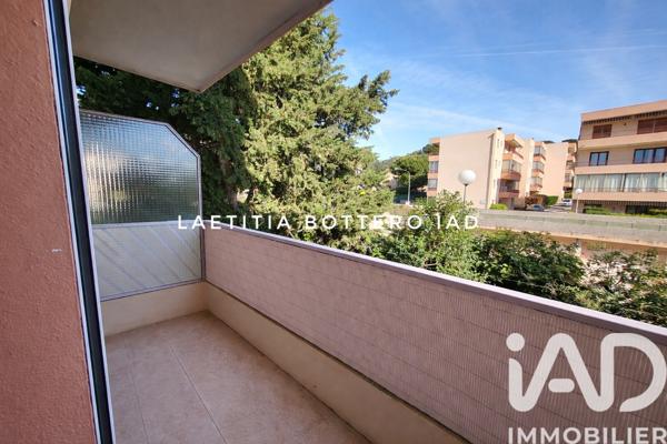 Location appartement 3 pièces 72 m² Sanary-sur-Mer