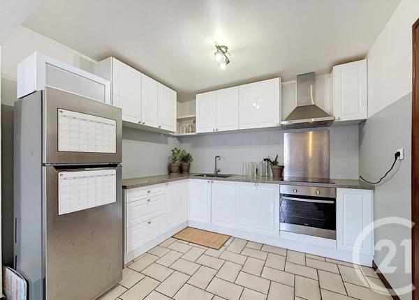 Appartement T4 à vendre  4 pièces - 98 m 2   TANINGES  - 74