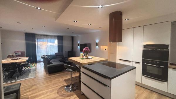 Maison à Gignac-la-Nerthe avec terrasse, piscine et garage