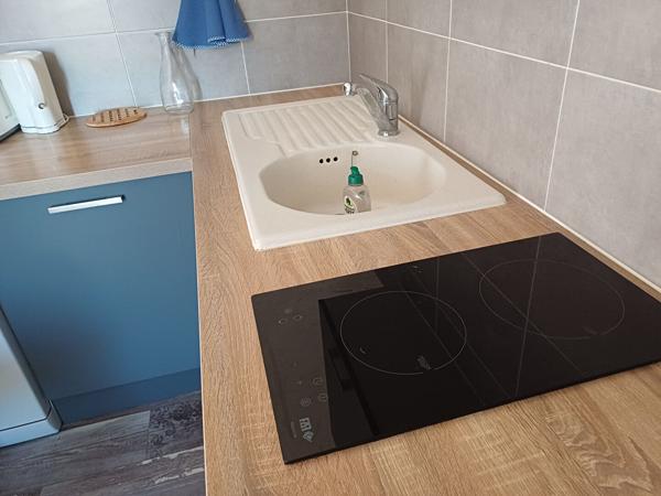 A vendre maison de 58 m², à Saujon, port du Riberou composée de 2 studios à l'étage, d'une buanderieet d'une pièce à rénover ainsi que d'un garage..,