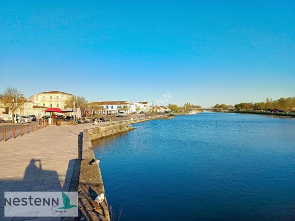 A vendre maison de 58 m², à Saujon, port du Riberou composée de 2 studios à l'étage, d'une buanderieet d'une pièce à rénover ainsi que d'un garage..,