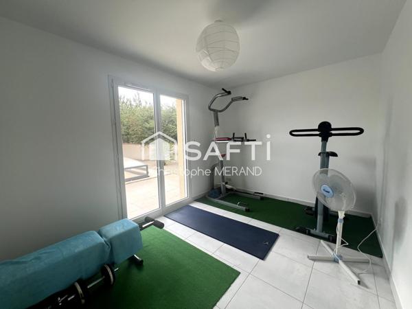 Maison de plein pied 4 chambres avec piscine poche du centre de CHATELLERAULT de 2021