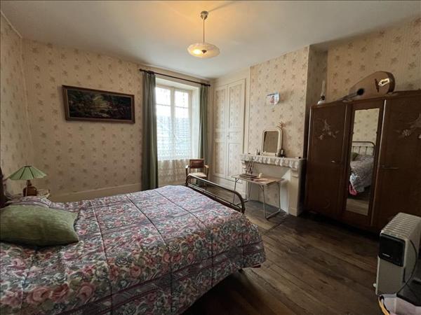 Maison à vendre |  Bourganeuf |  6 pièces | 143 m²