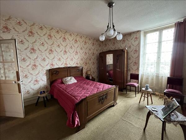 Maison à vendre |  Bourganeuf |  6 pièces | 143 m²