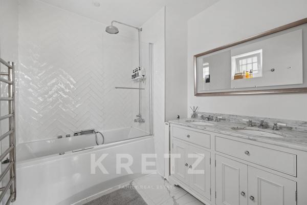 Garches – Appartement familial 5 pièces entièrement rénové avec terrasse plein sud
