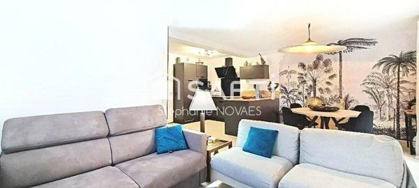 Maison R+1 T4 Surface habitable 85 m² sur un Terrain de 300 m² avec garage et places de parking privées.