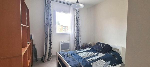 Maison R+1 T4 Surface habitable 85 m² sur un Terrain de 300 m² avec garage et places de parking privées.