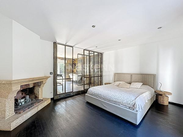 Lamorlaye Maison de 300m2 habitables, 8 pièces, piscine et parc de 4100 m²