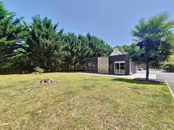 Lamorlaye Maison de 300m2 habitables, 8 pièces, piscine et parc de 4100 m²