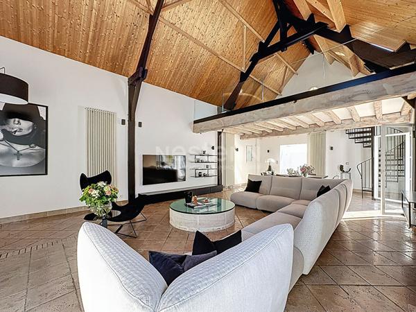 Lamorlaye Maison de 300m2 habitables, 8 pièces, piscine et parc de 4100 m²