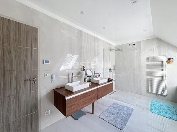 Maison Lamorlaye 7 pièce(s) 215 m2