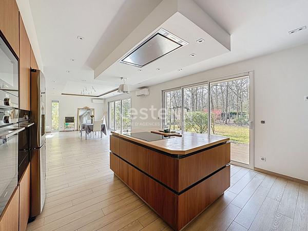 Maison Lamorlaye 7 pièce(s) 215 m2