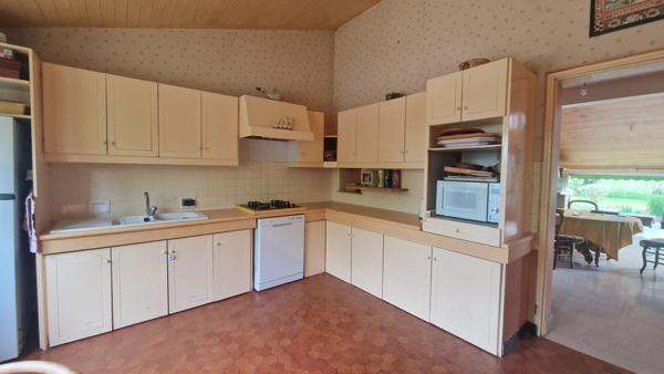 Maison - 11 pièces - 286 m²