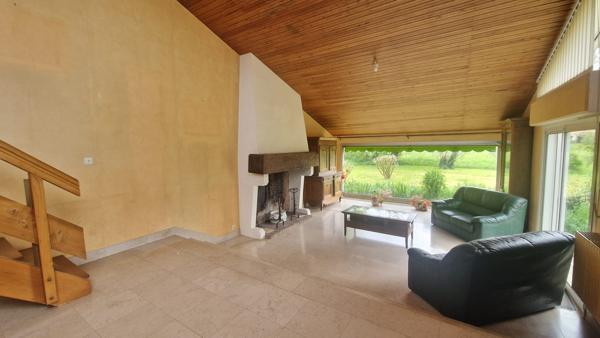 Maison - 11 pièces - 286 m²