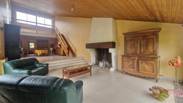 Maison - 11 pièces - 286 m²