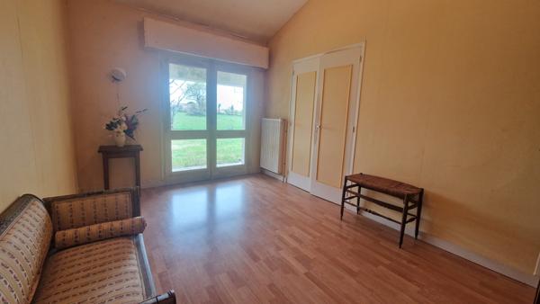 Maison - 11 pièces - 286 m²