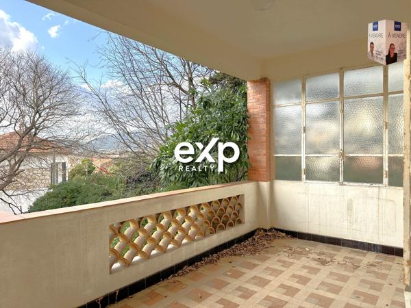 Haut de villa de type T2 /3 - 61 m² -Valbourdin