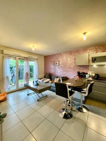 DECINES CHARPIEU : appartement 3 pièces (54 m²) à vendre avec garage