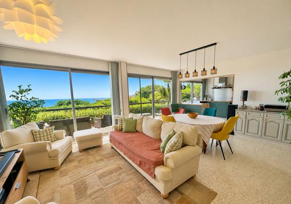 Appartement
         5 pièces
        - 105 m² Bien prestige 530 000 € *