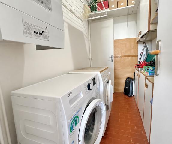 Appartement
         5 pièces
        - 105 m² Bien prestige 530 000 € *