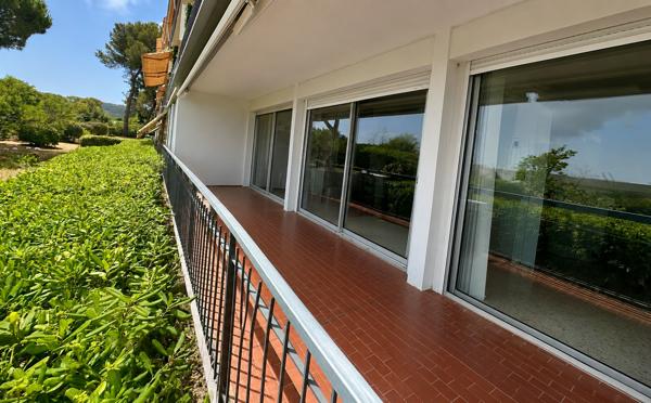 Appartement
         5 pièces
        - 105 m² Bien prestige 530 000 € *
