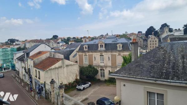 PORNIC - CENTRE VILLE - APPARTEMENT T3 DUPLEX avec parking.