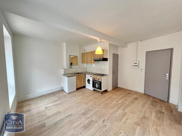 Appartement à louer 2 pièces 36m² Avesnes-sur-Helpe (59440)