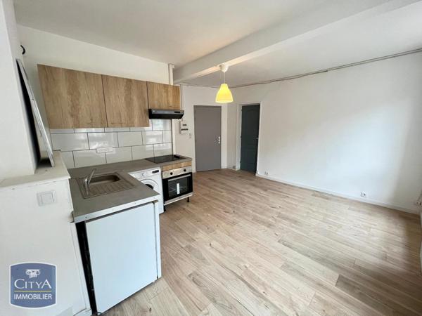 Appartement à louer 2 pièces 36m² Avesnes-sur-Helpe (59440)
