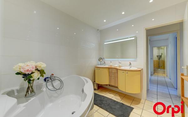 Appartement à vendre    4 pièces • 107,46 m2 Rillieux-la-Pape