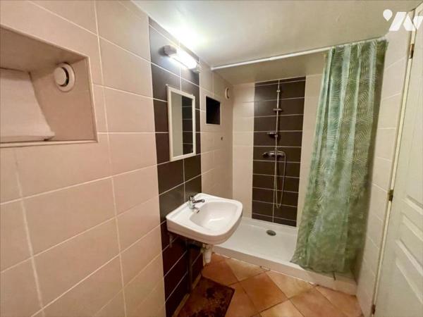 Ensemble immobilier en pierres