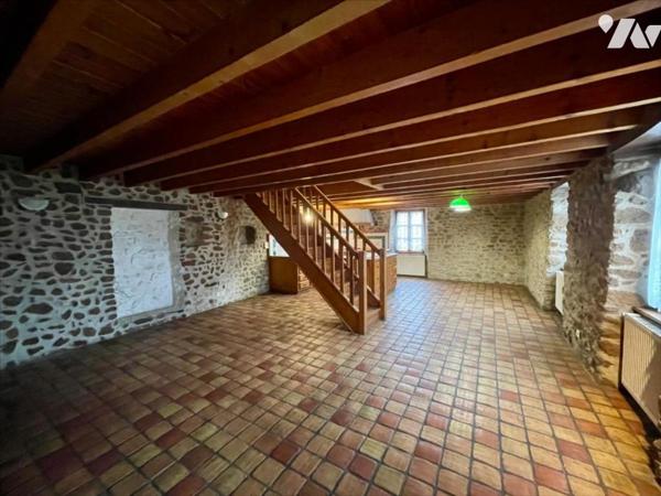 Ensemble immobilier en pierres