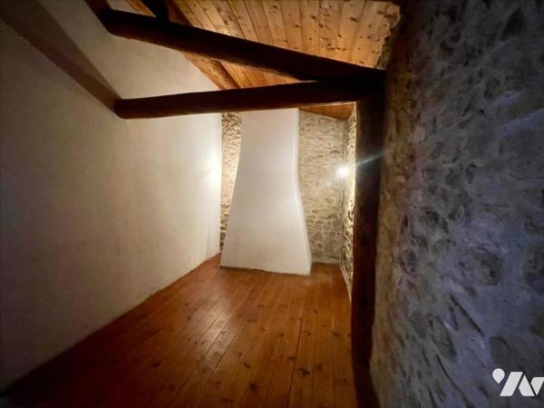 Ensemble immobilier en pierres