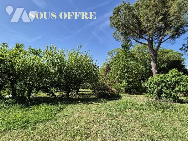 ISLE JOURDAIN (32600), Terrain de 1200m².
