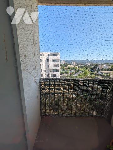 A vendre par l’étude de Maître LAFAGE, Notaire à MARSEILLE : Appartement de type 3
