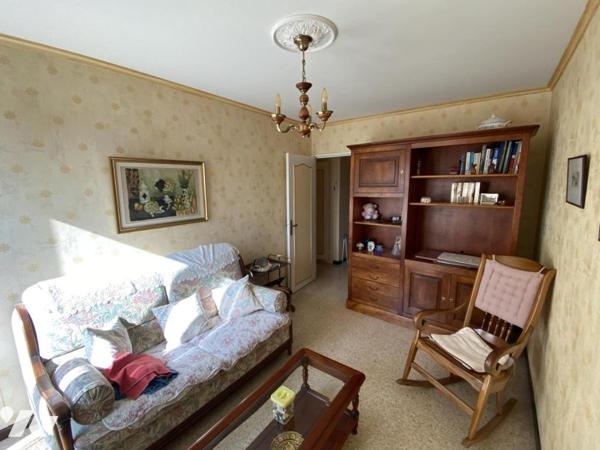 T3, deux grands balcons, cave, box fermé en sus