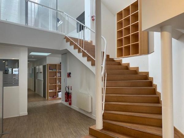 Centre-ville de Vannes : belle surface de bureaux à louer