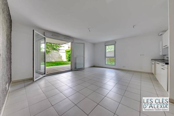Décines – T3 traversant de 67,48 m²,  terrasse et jardin privatif de 80 m²