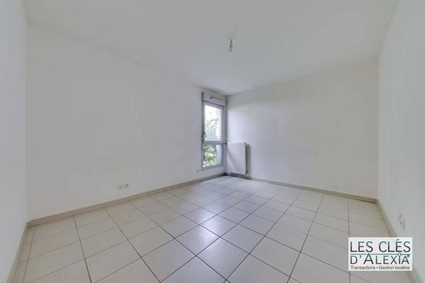 Décines – T3 traversant de 67,48 m²,  terrasse et jardin privatif de 80 m²