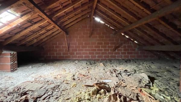 Tarbes centre ville proche commerces ,maison de ville 120M2 habitables, avec 4 chambres, Garage, terrain sans vis à vis