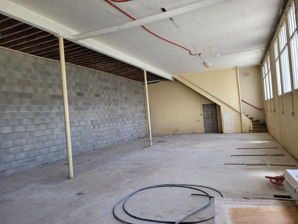 À vendre  - Plateau brut de 160 m² à fort potentiel  - Les Abrets-en-Dauphiné