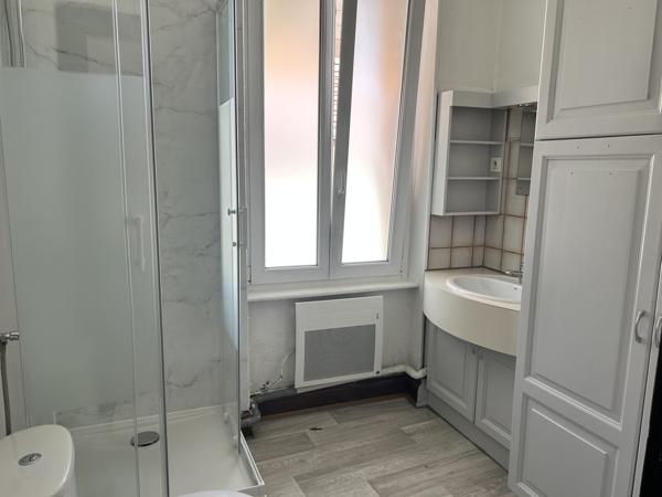 Rixheim centre-Grand 2 pièces avec loggia et balcon-au coeur des commerces