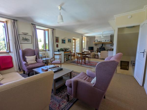 Double maison avec maison d'amis, piscine, tennis à la campagne.