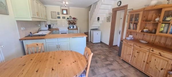 Double maison avec maison d'amis, piscine, tennis à la campagne.