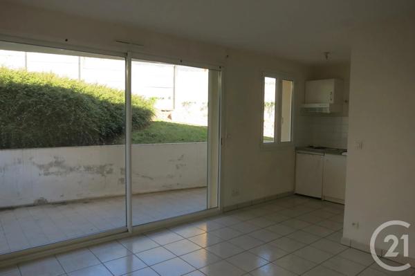 Appartement F2 à vendre  2 pièces - 38 m 2   MONTLUCON  - 03