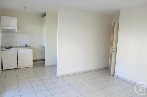 Appartement F2 à vendre  2 pièces - 38 m 2   MONTLUCON  - 03